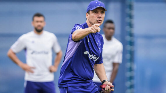 Zé Ricardo em treino do Cruzeiro (foto: Gustavo Aleixo/Cruzeiro)
