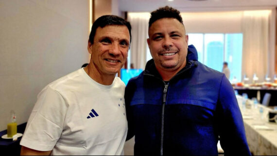 Zé Ricardo em foto com Ronaldo Fenômeno (foto: Reprodução/Cruzeiro)