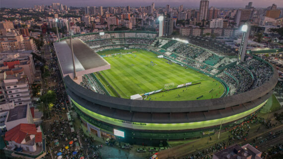 Coritiba Futebol Clube - Jogo entre Coritiba e Bahia, no estádio