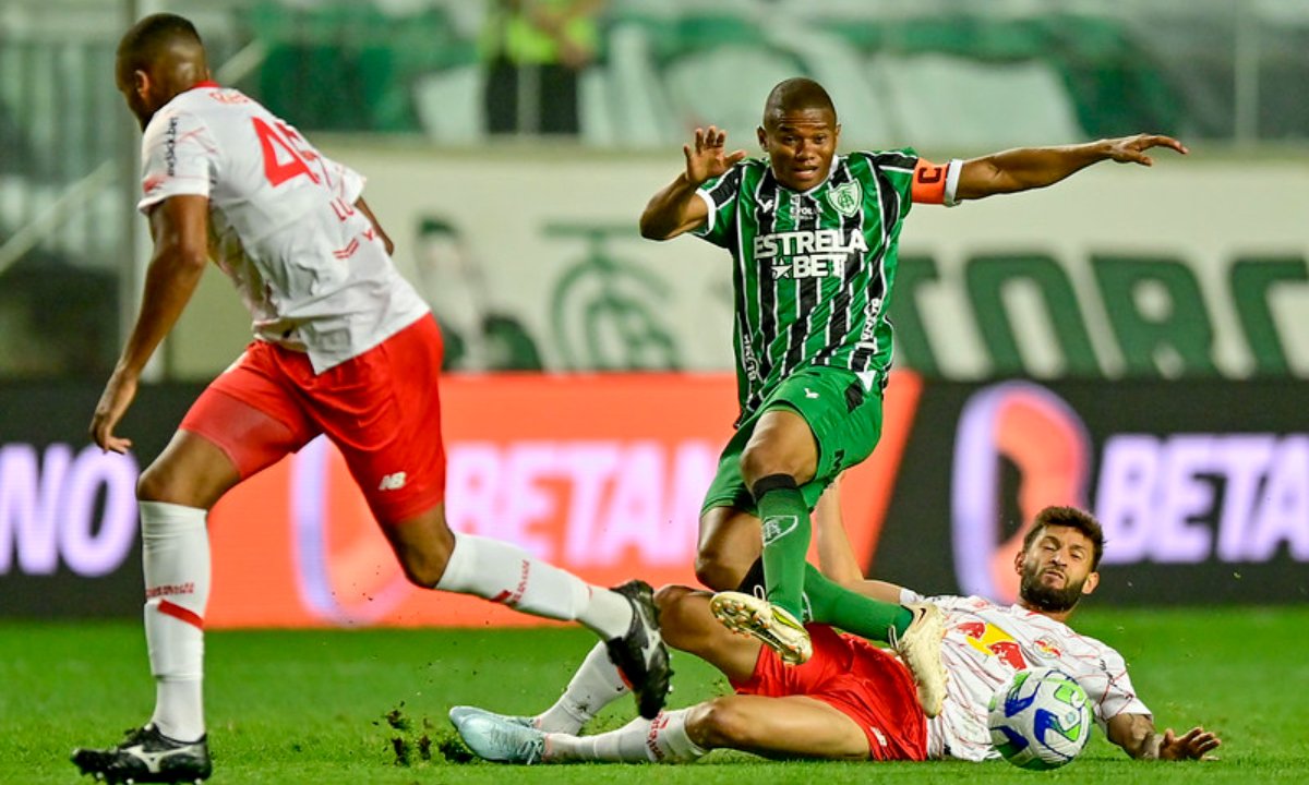 América e Bragantino se enfrentaram pelo Brasileiro (foto: Mourão Panda/América)