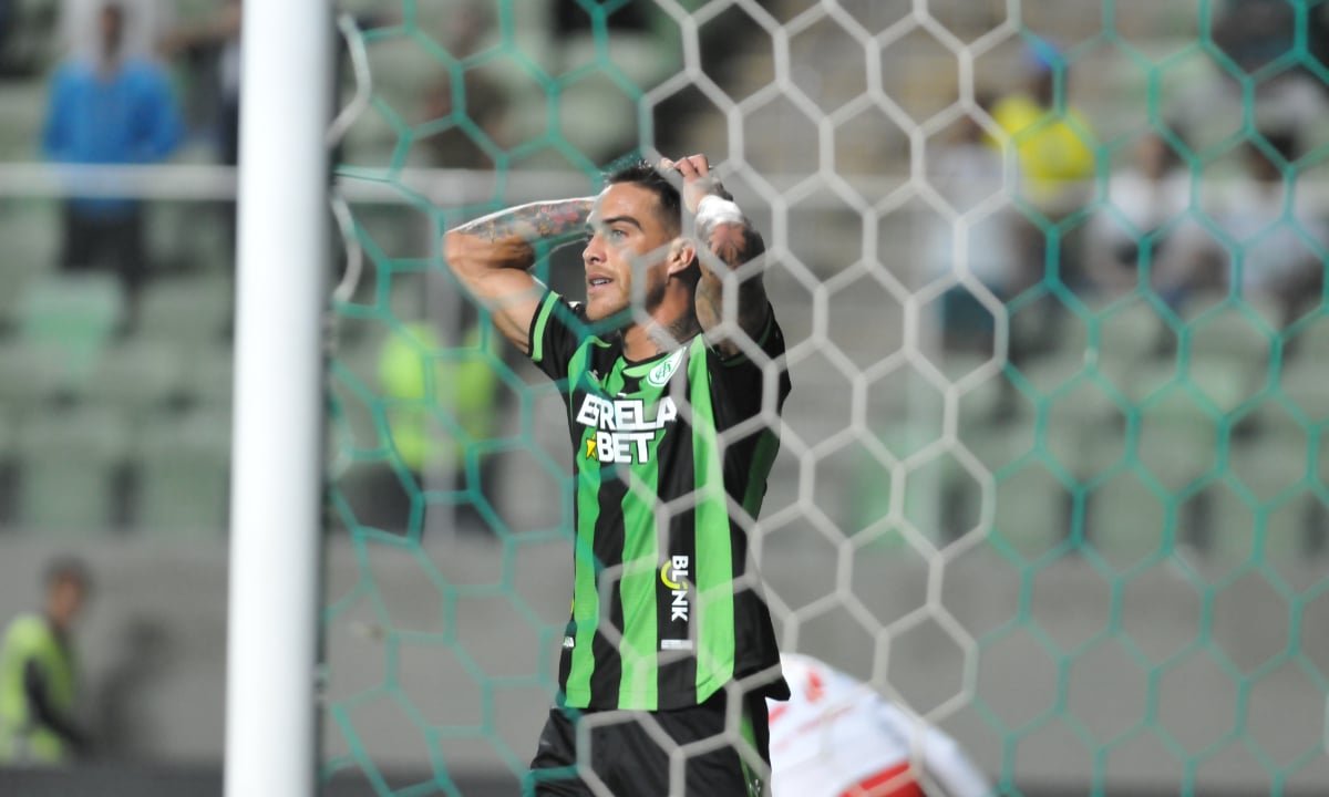 América foi eliminado da Sul-Americana (foto: Alexandre Guzanshe/EM/D.A. Press)