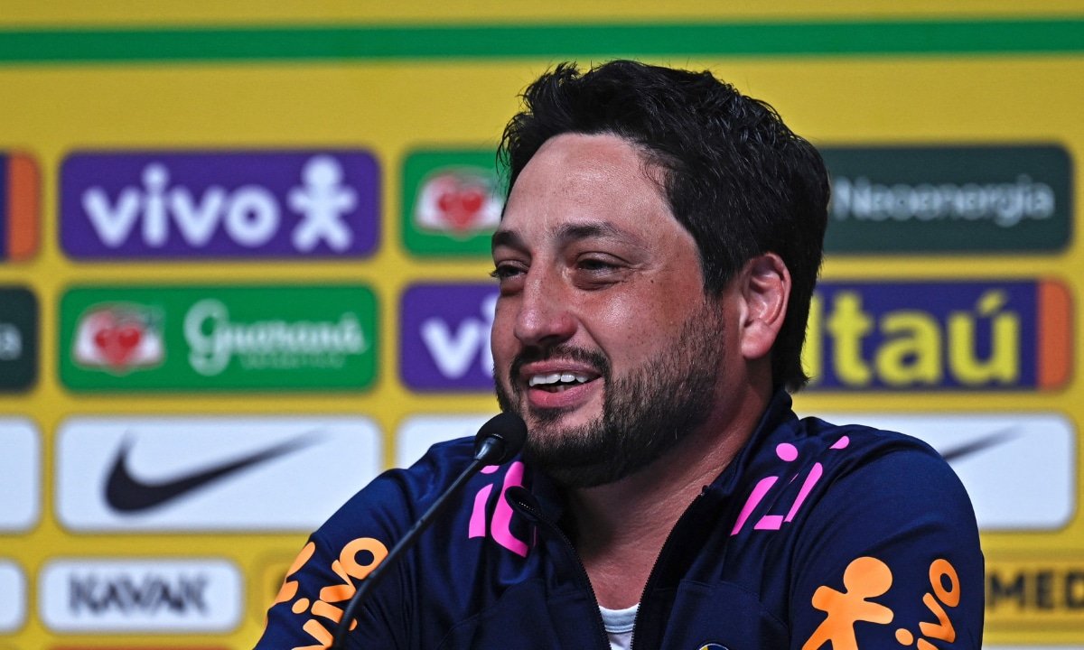 Quem é Arthur Elias, novo técnico da Seleção Brasileira feminina?