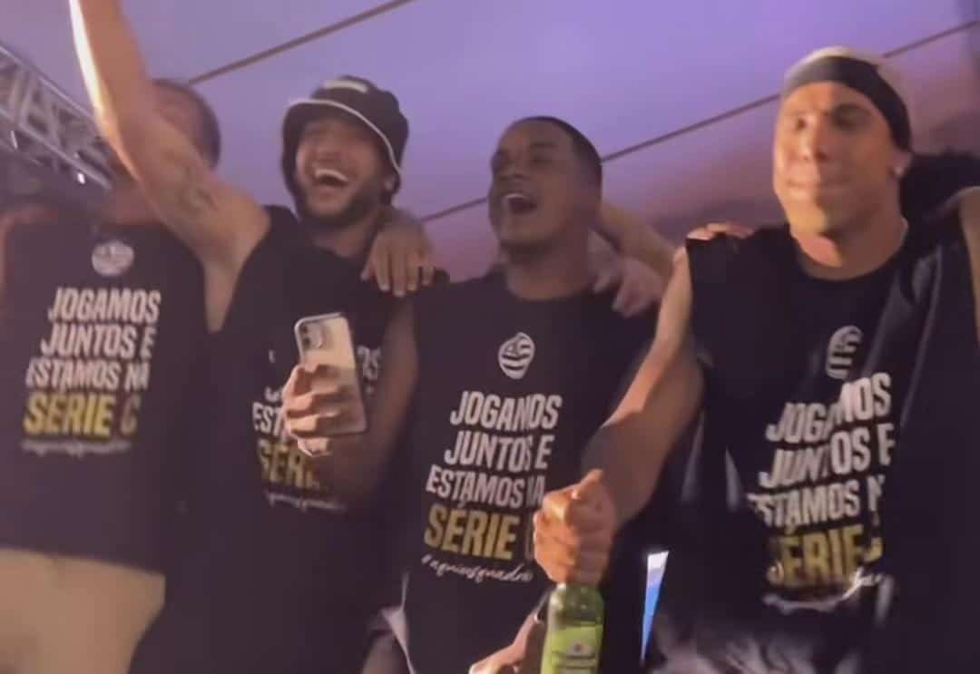 Festa de comemoração do acesso do Athletic (foto: Reprodução/Redes sociais)