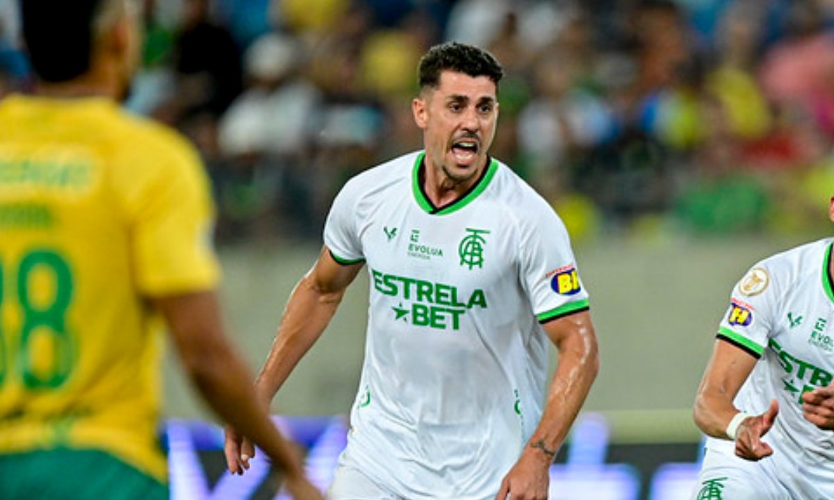 Danilo Avelar, do América, em jogo pelo Brasileiro (foto: Mourão Panda/América)