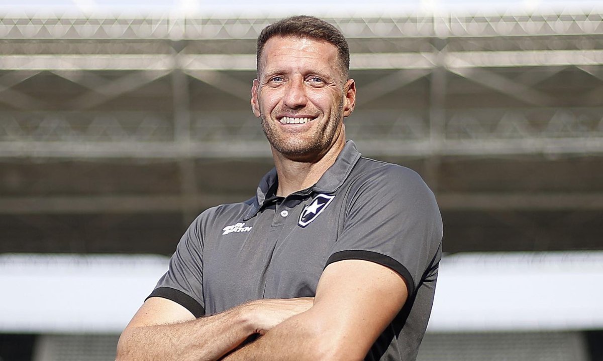 Eduardo Oliveira no comando do time sub-20 do Botafogo (foto: Divulgação/Botafogo)