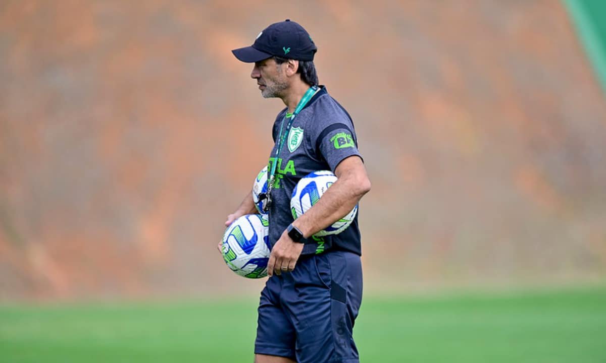 Técnico do América, Fabián Bustos (foto: Mourão Panda/América)