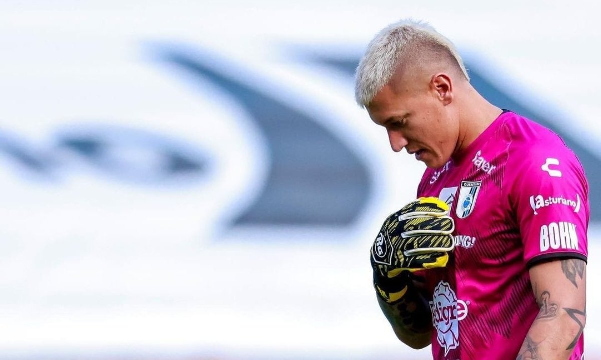 Reforço do América em jogo pelo Querétaro (foto: Victor Gerarodo)