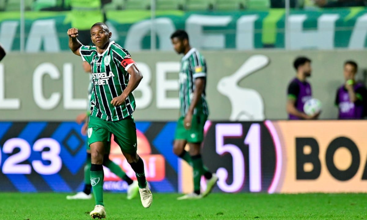 Juninho em jogo entre América e Santos pelo Brasileiro (foto: Mourão Panda/América)
