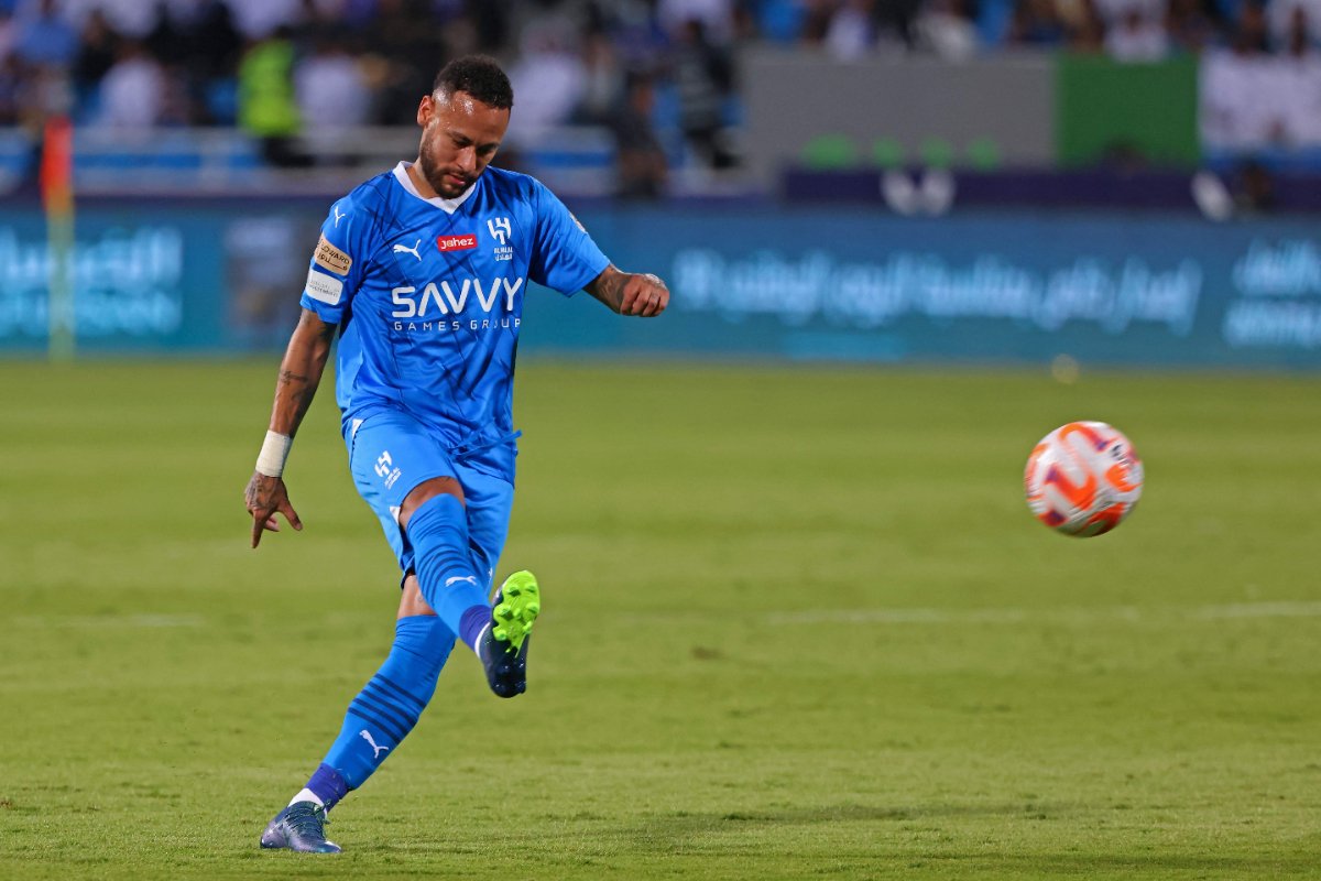 Neymar cobrando penâlti (foto: Fayez NURELDINE / AFP)