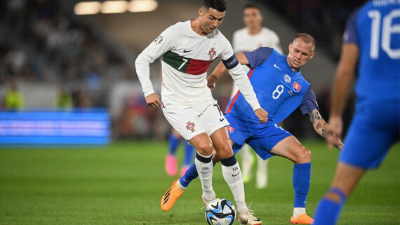 Cristiano Ronaldo faz dois, e Portugal goleia Liechtenstein pelas  Eliminatórias da Euro