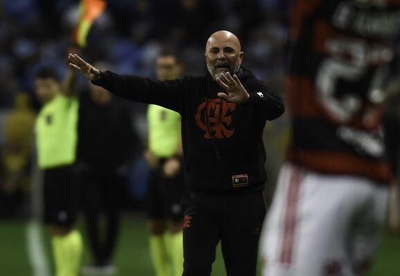 Sampaoli gesticula (foto: Marcelo Cortes/Flamengo)