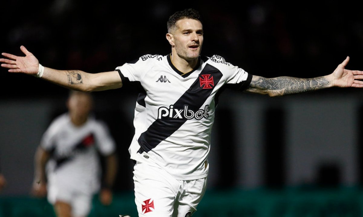 Vegetti, do Vasco, em jogo pelo Brasileiro (foto: Daniel Ramalho/Vasco)