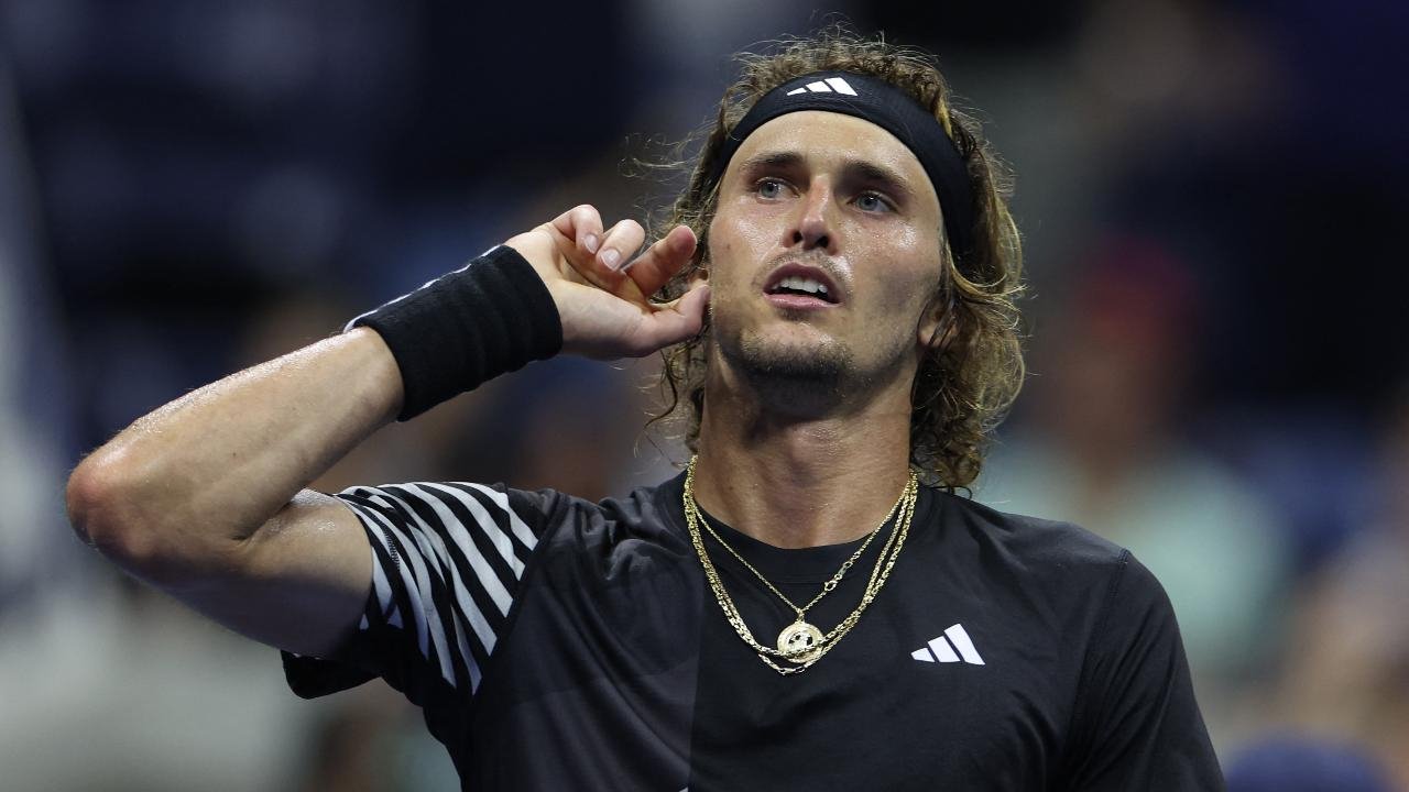 Tenista alemão Zverev parou a partida após ouvir frase de Hitler proferida por espectador (foto: Al Bello/Getty Images/AFP)