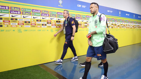 Neymar chega à Arena Pantanal para Brasil x Venezuela (foto: Vitor Silva/CBF)