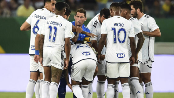 Cruzeiro busca empate com o Athletico-PR, mas segue ameaçado no