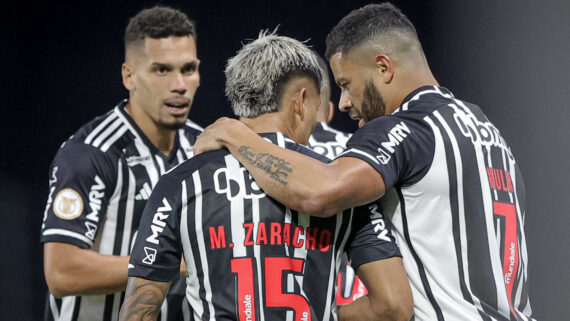 Jogadores do Atlético na vitoria sobre o Palmeiras (foto: Pedro Souza/Atlético)