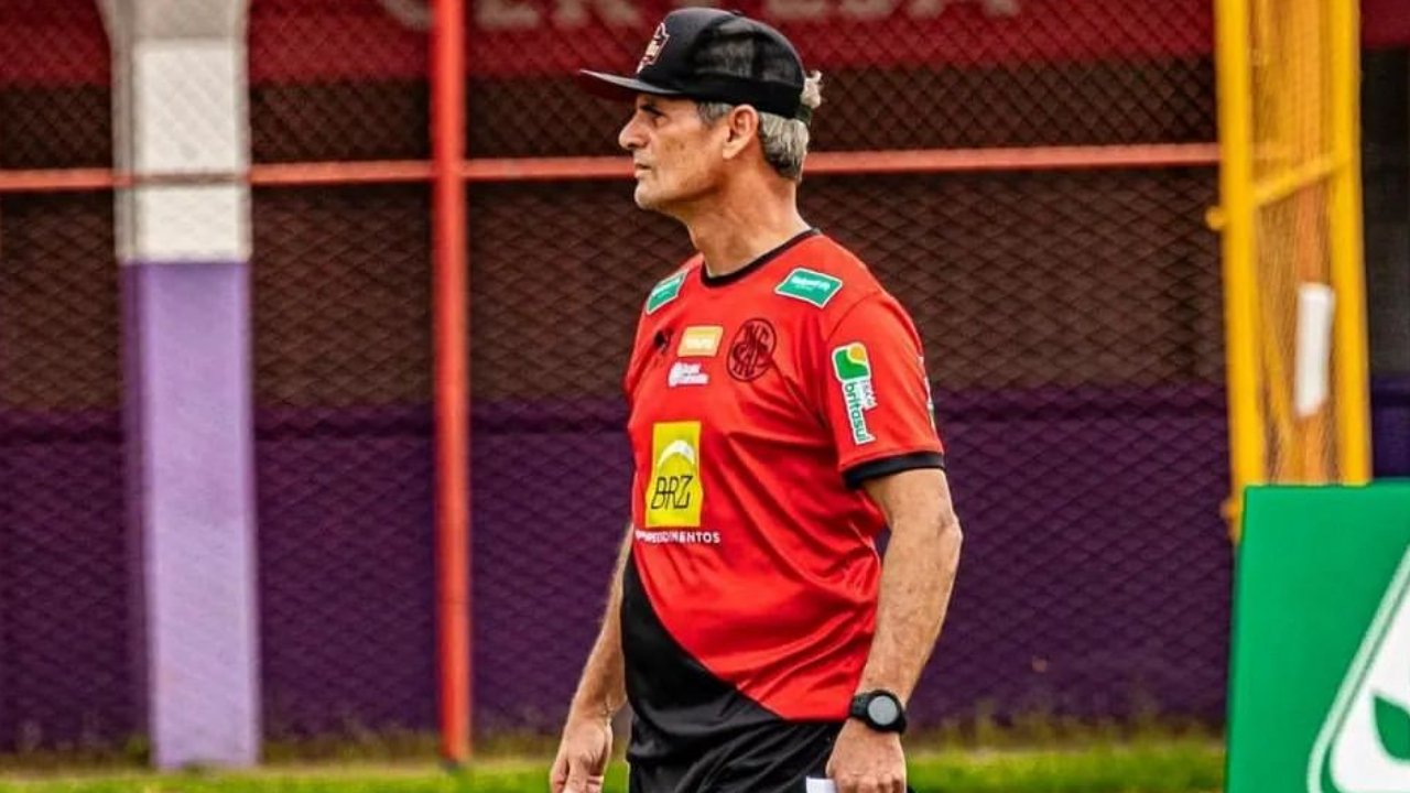 Eugênio Souza como técnico (foto: Reprodução Instagram)