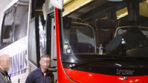 Ônibus do Lyon foi atacado por torcedores do Marseille antes de clássico - Crédito: 