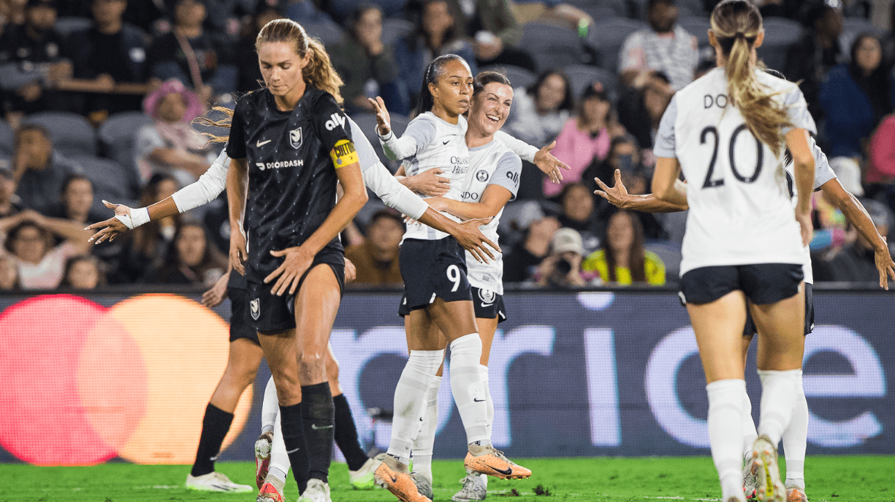 Jogadoras do Orlando Pride comemorando gol (foto: Divulgação Orlando Pride)