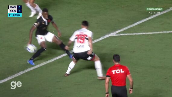 O que o VAR de Corinthians x Flamengo disse sobre a mão de Léo