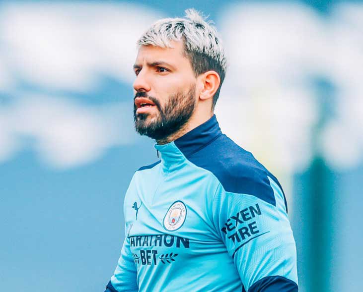 Aguero com a camisa do City (foto: Foto: Divulgação/Manchester City)