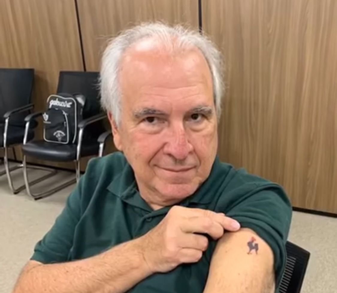 Rubens Menin mostra tatuagem do Galo Volpi (foto: Divulgação/MRV)