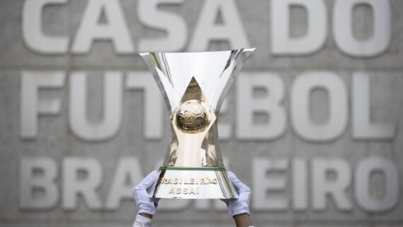 Taça do Campeonato Brasileiro (foto: Lucas Figueiredo / CBF)