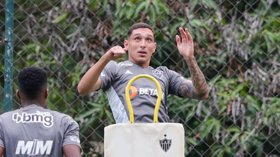 Paulo Vitor durante treino do Atlético na Cidade do Galo (foto: Paulo Henrique França/Atlético)