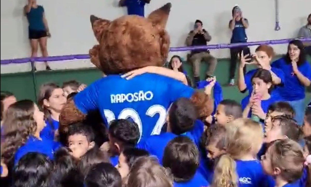Raposão em escola de Igarapé (foto: Reprodução/Redes sociais)
