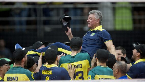 Renan Dal Zotto, agora ex-técnico da Seleção Brasileira Masculina de Vôlei (foto: Daniel Ramalho/AFP)