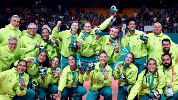 Jogadoras de vôlei da Seleção Brasileira Feminina no Pan-Americano (foto: Divulgação CBV)