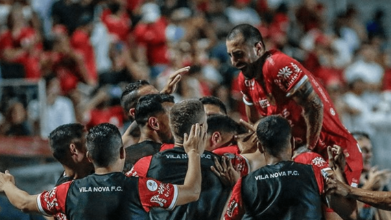 Algumas reações de torcedores do Vila Nova após a derrota para o ABC, no  último Sábado. : r/futebol