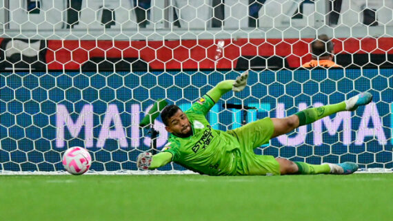 América em jogo contra o Athletico-PR pelo Brasileiro (foto: Mourão Panda/América)