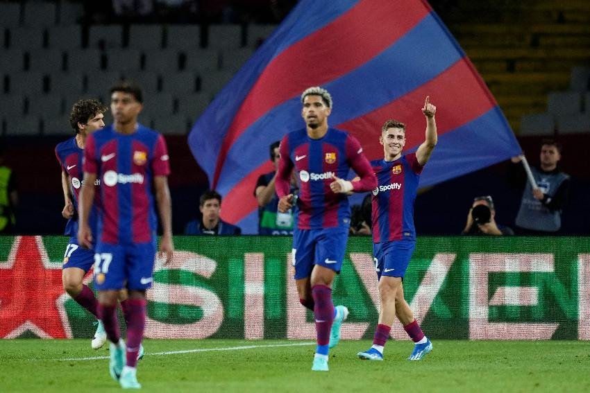 Barcelona na Liga dos Campeões (foto: PAU BARRENA)