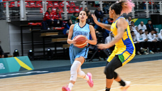 Brasil vence a Argentina no basquete feminino e está na final dos