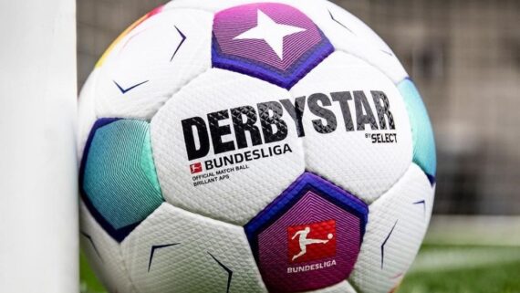 Bola oficial da Bundesliga (foto: Divulgação/Derbystar)