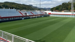 Antônio Guimarães de Almeida: estádio do Tombense teve a capacidade ampliada para 6.555 espectadores recentemente - Crédito: 