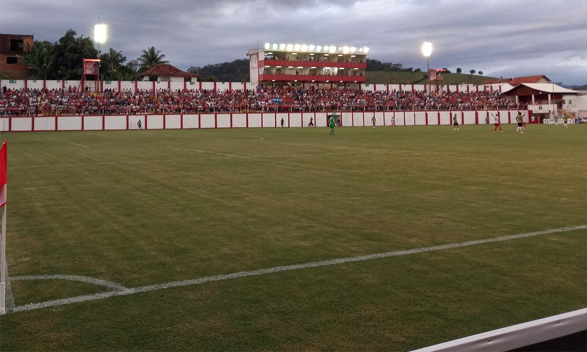 Estádio Antônio Guimarães de Almeida (antes da reforma)