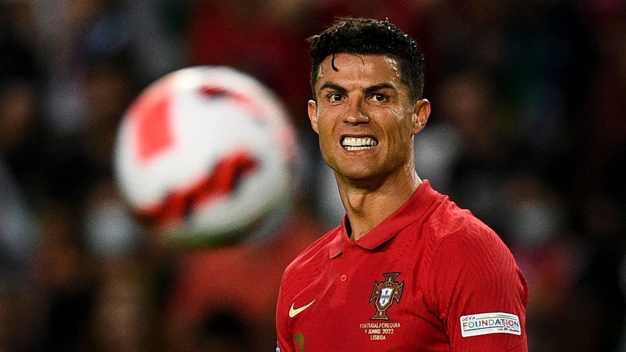 Cristiano Ronaldo em partida pela Seleção de Portugal (foto: PATRICIA DE MELO MOREIRA/AFP)