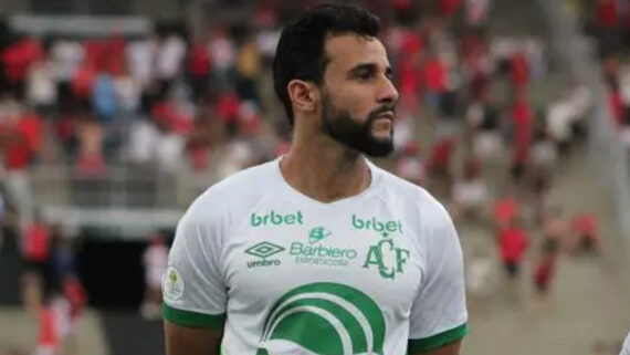 Henrique Dourado ainda não balançou a rede pela Chapecoense na Série B (foto: João Heemann/ACF/ND)