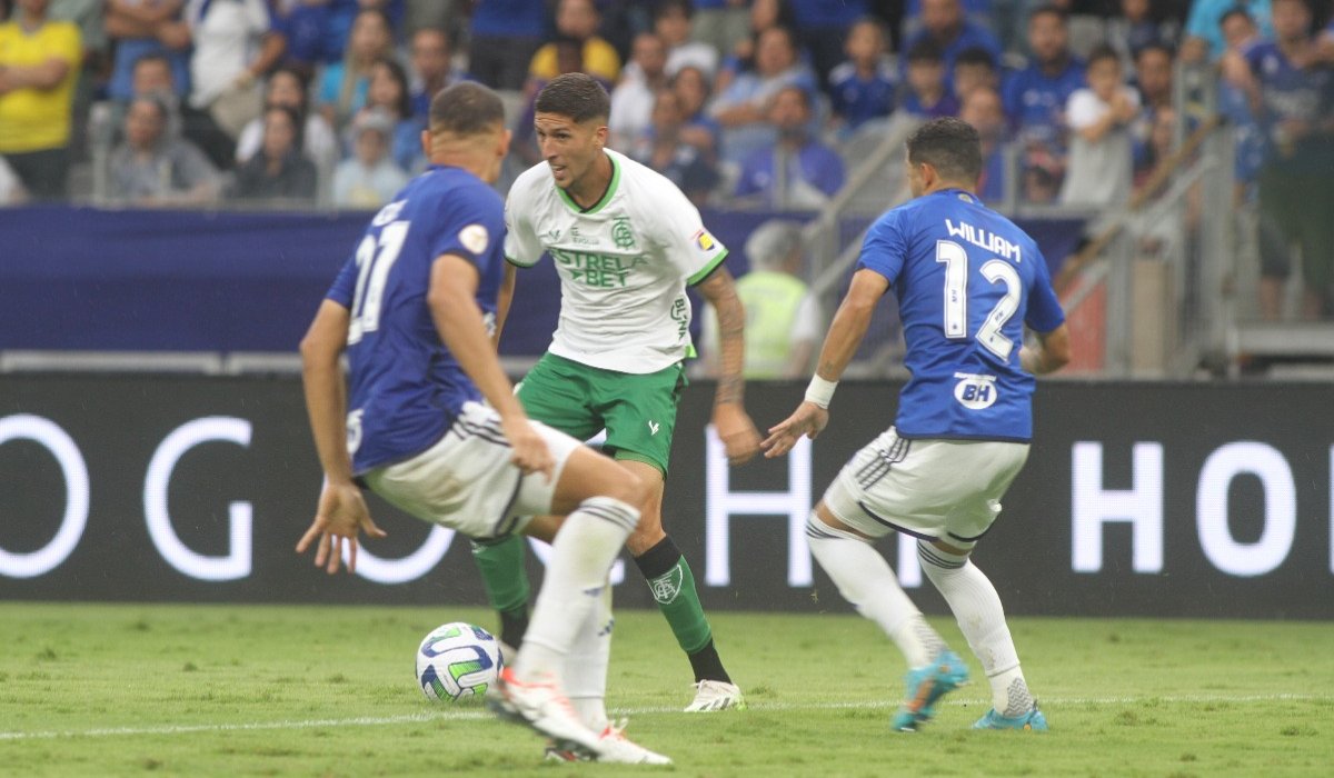 Cruzeiro e América pelo Brasileiro (foto: Edesio Ferreira/EM/DA.Press)