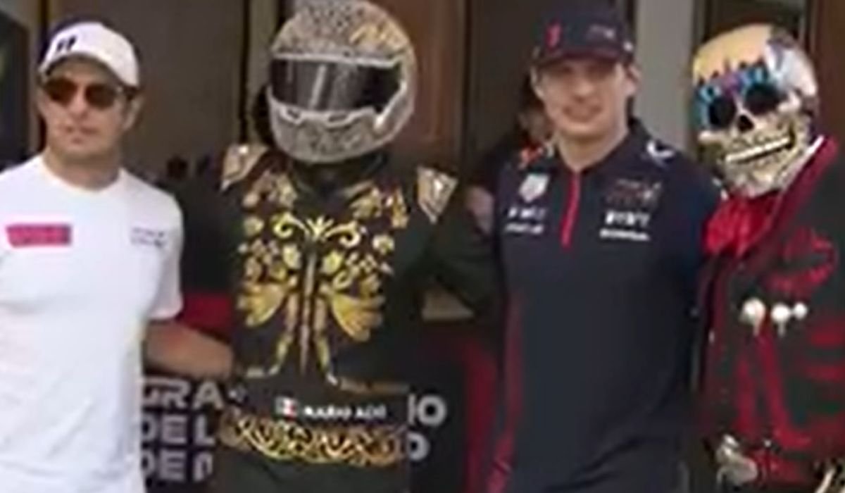 Pilotos comemorando Dia dos Mortos (foto: Reprodução/Reuters)