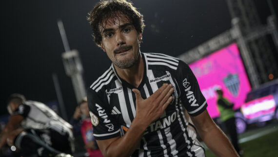 Igor Gomes celebra gol pelo Atlético contra o RB Bragantino (foto: Pedro Souza/Atlético)