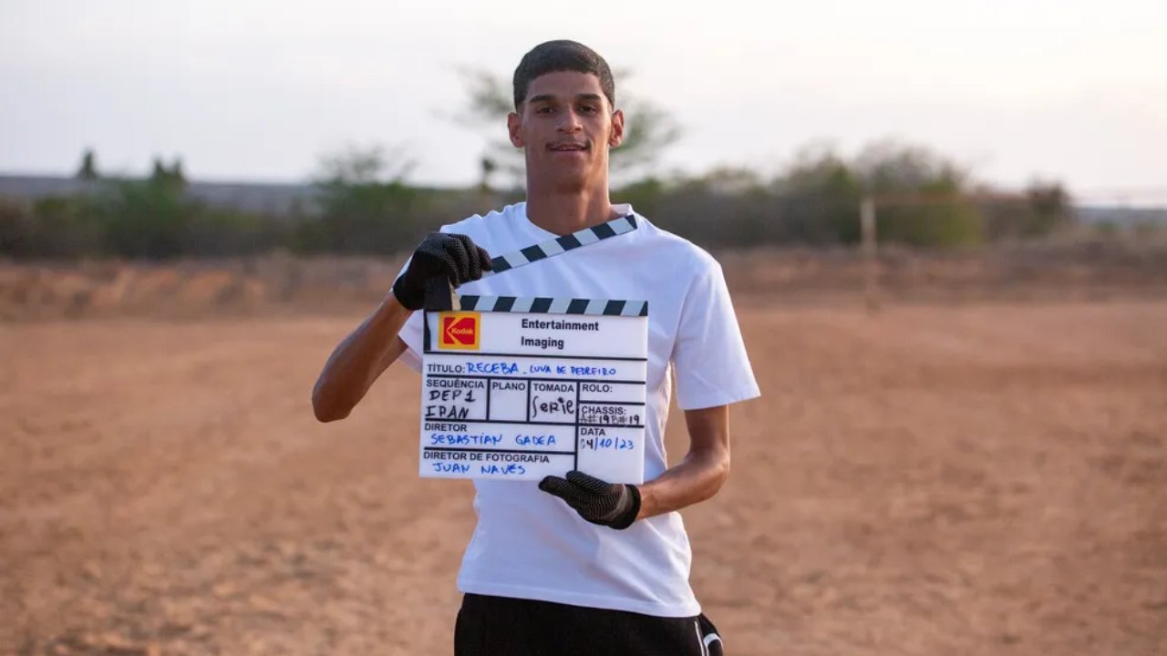 Luva de Pedreiro nas gravações da série para o HBO Max (foto: Jefferson Dias)