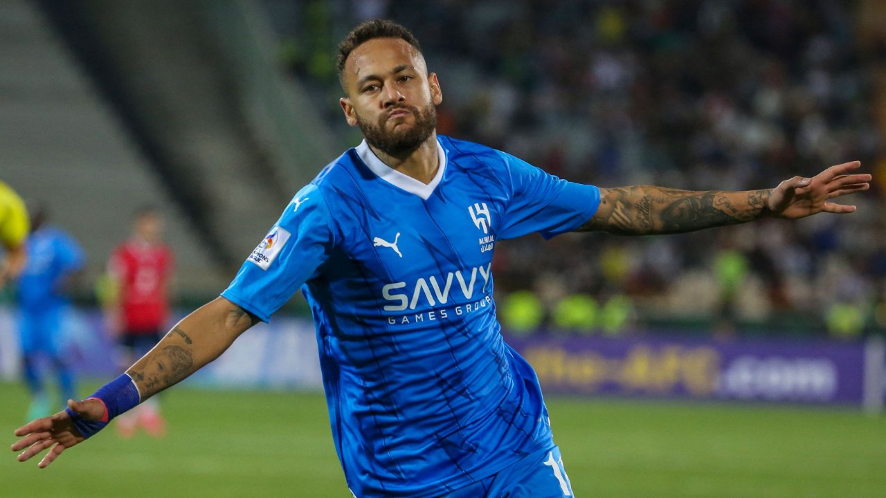 Neymar comemora seu primeiro gol pelo Al-Hilal (foto: ATTA KENARE/AFP)