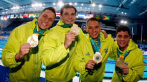 Brasil ganhou o ouro no revezamento 4x100m na natação - Crédito: 