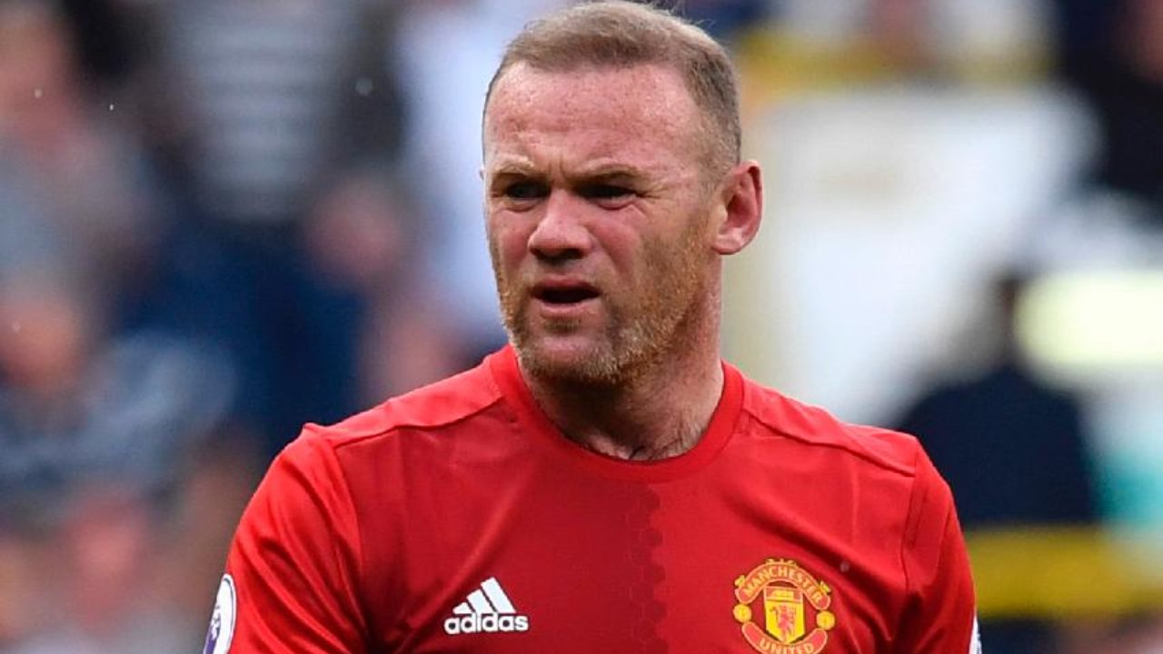 Wayne Rooney em ação pelo Manchester United, em 2017 (foto: BEN STANSALL/AFP)
