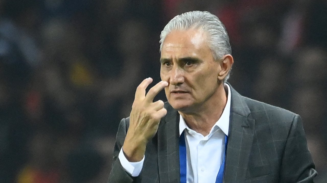 Tite, em partida da Seleção Brasileira (foto: FRANCK FIFE/AFP)