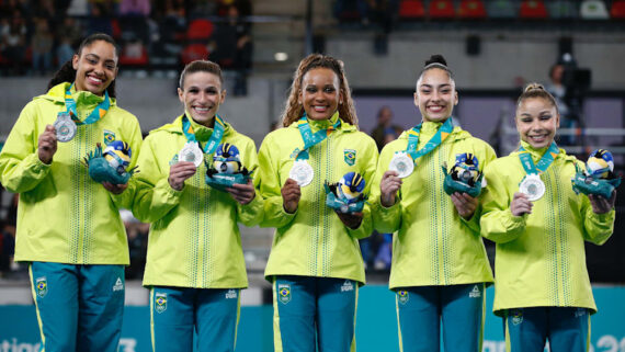 Brasil foi prata na ginástica artística por equipes (foto: Miriam Jeske/COB)