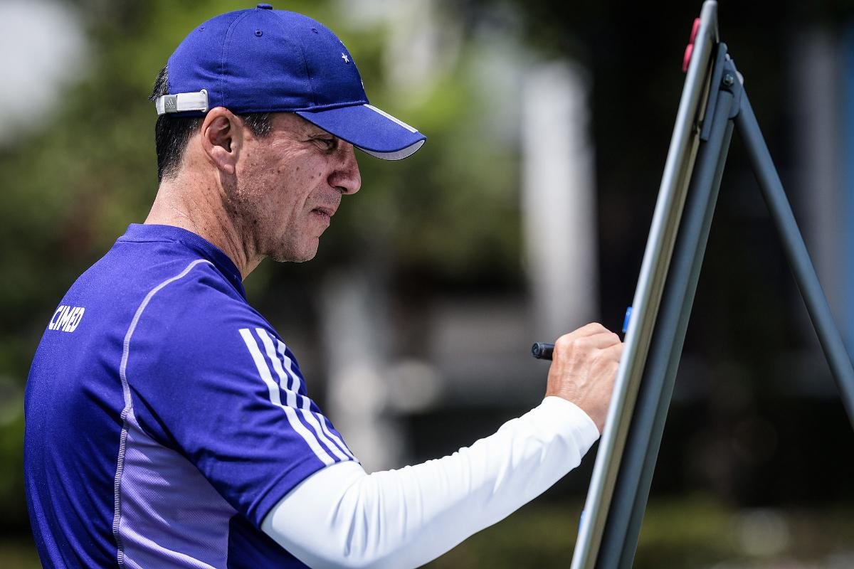 Zé Ricardo no comando do Cruzeiro (foto: Gustavo Aleixo/Cruzeiro)